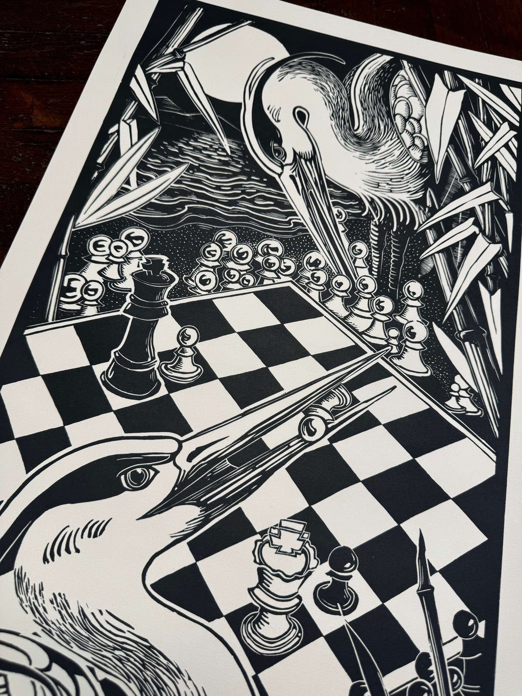 Games – részlet a nyomatból, fekete-fehér linómetszet gémekkel és sakktáblával, 35x64,5 cm