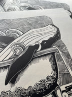 Living Space – részlet a nyomatból, fekete-fehér linómetszet bálnás motívummal, 35x50 cm